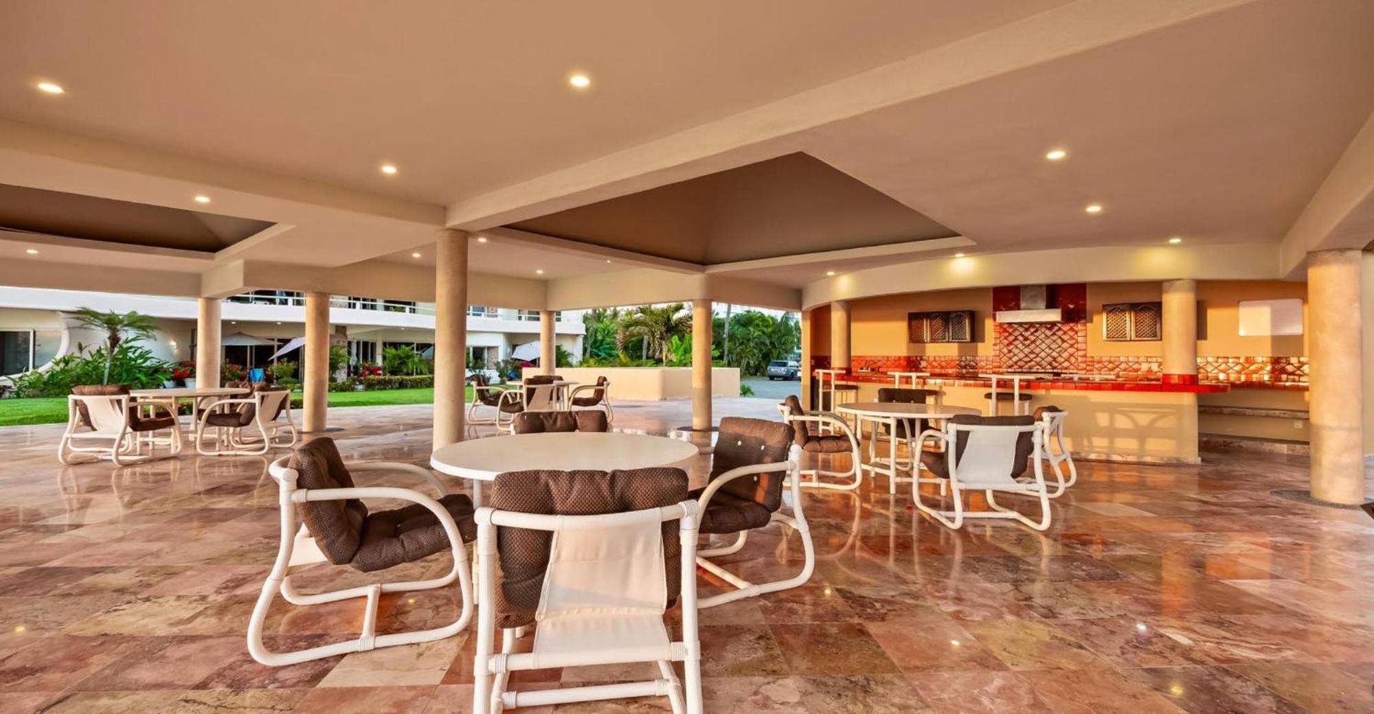 Ocean Front Condo With Pool Sleeps 6 Adults-Quinta Del Mar 203 Nuevo Vallarta Exterior photo